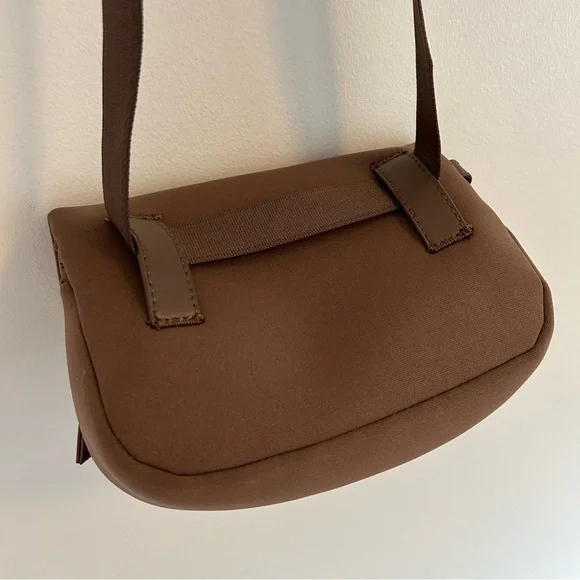 (SOLD) ATHLETA Revive Convertible Crossbody Waistbag Brown - Picture 8 of 10